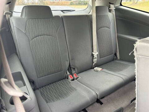 2017 Chevrolet Traverse LS