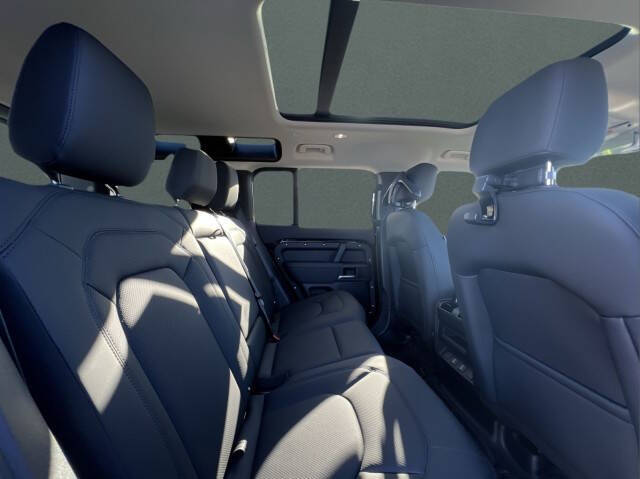 2026 Land Rover Defender 110 P300 S