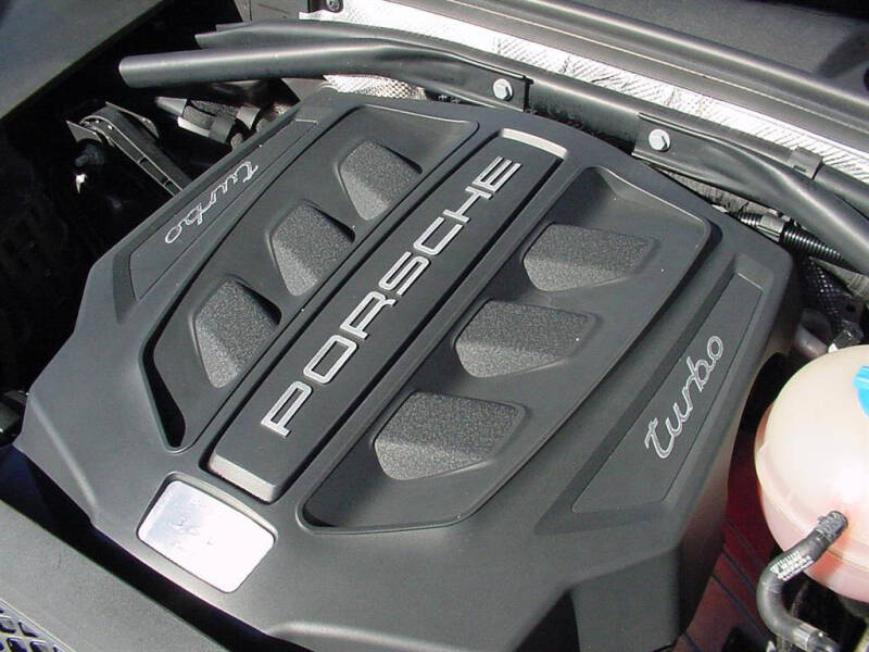 2016 Porsche Macan Turbo