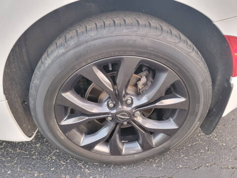 2020 Chrysler Pacifica Limited Red S