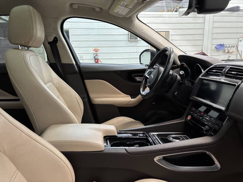 2019 Jaguar F-PACE 25t Prestige