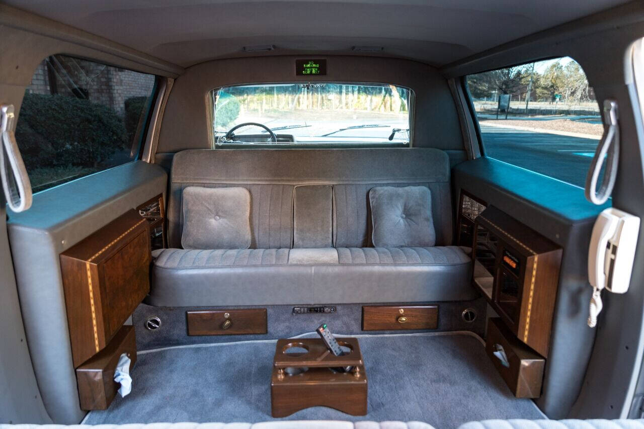 1988 Chevrolet Suburban 35