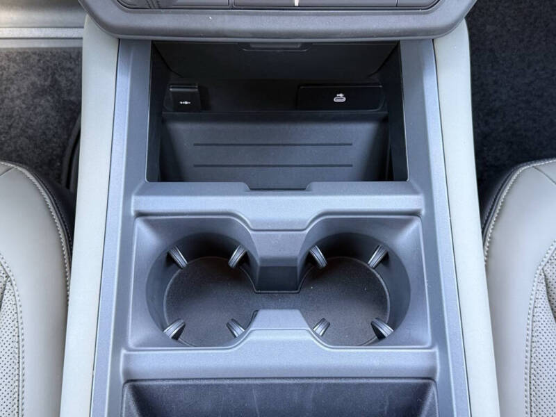 2026 Land Rover Defender 110 P300 S