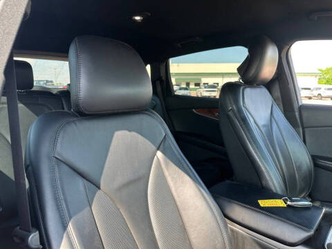 2019 Lincoln Nautilus Select