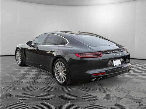 2017 Porsche Panamera 4S