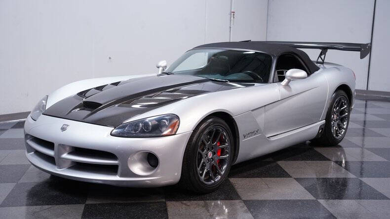 2005 Dodge Viper SRT-10