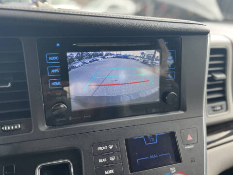 2016 Toyota Sienna XLE Premium 8-Passenger