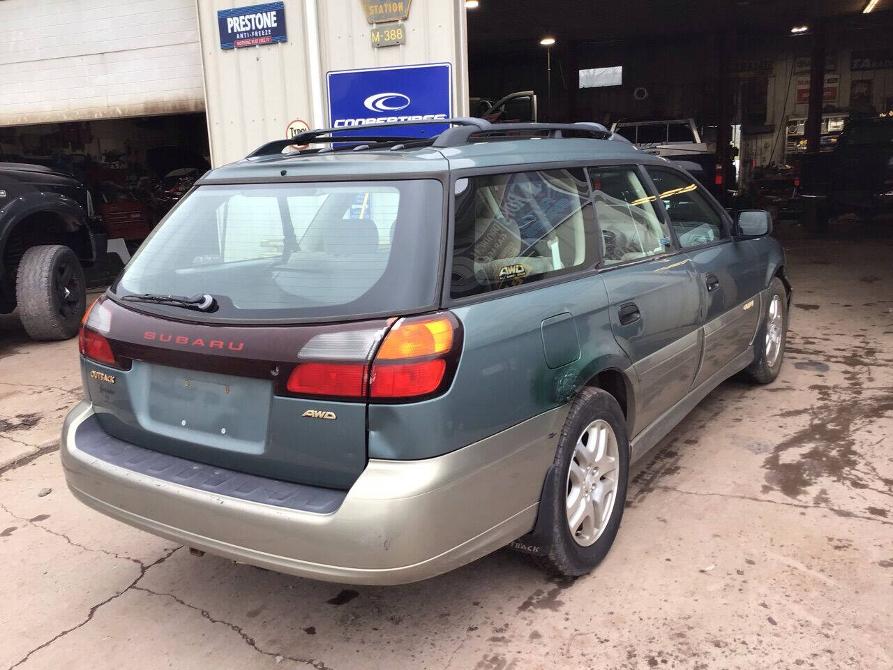 Green 2001 Subaru Outback Base AWD 4dr Wagon 2