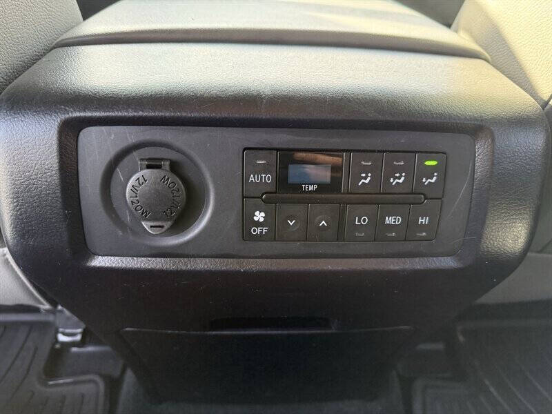 2016 Toyota Sequoia SR5