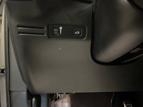 2022 Volvo XC40 T5 R-Design