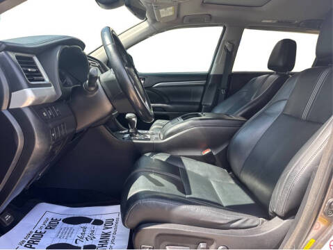 2017 Toyota Highlander SE