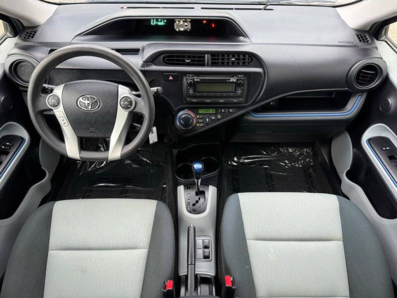 2013 Toyota Prius c Two