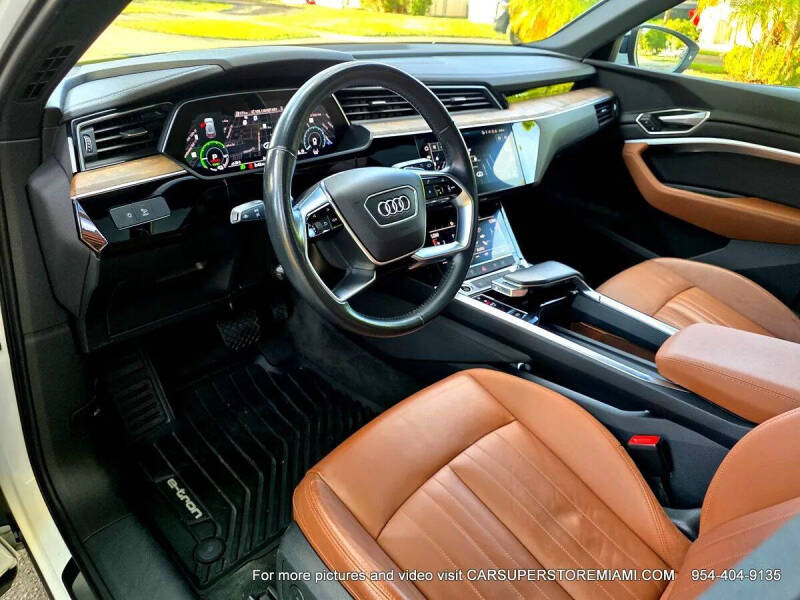 2021 Audi e-tron quattro Premium