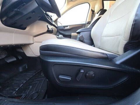 2020 Ford Escape Hybrid Titanium