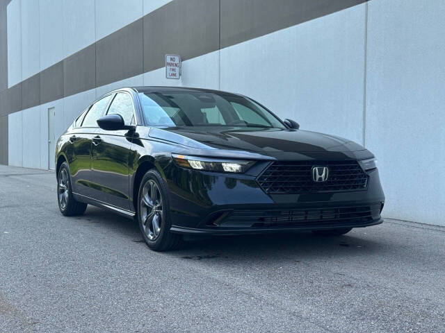 2024 Honda Accord EX's photo