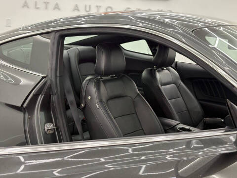 2017 Ford Mustang EcoBoost Premium