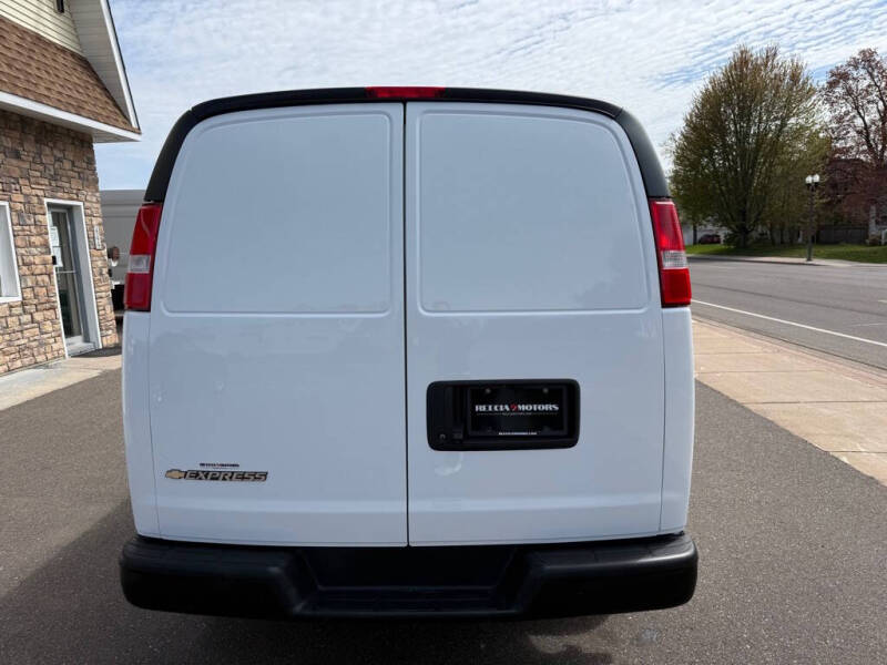 2023 Chevrolet Express 2500