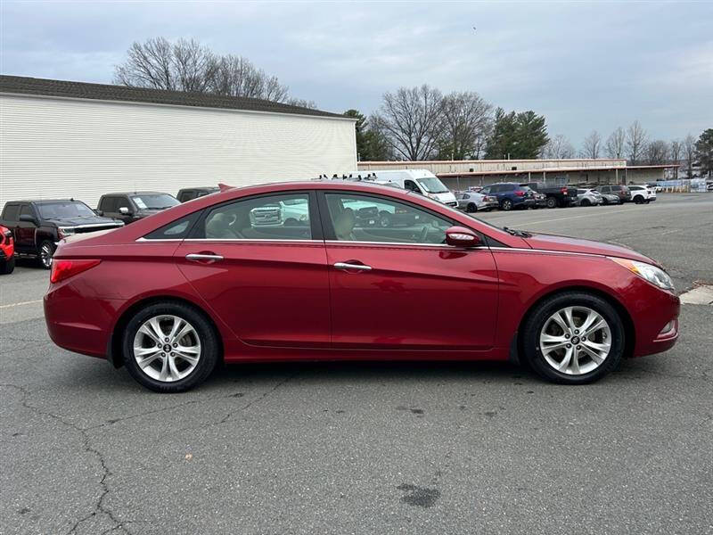 2011 Hyundai Sonata Limited photo 2