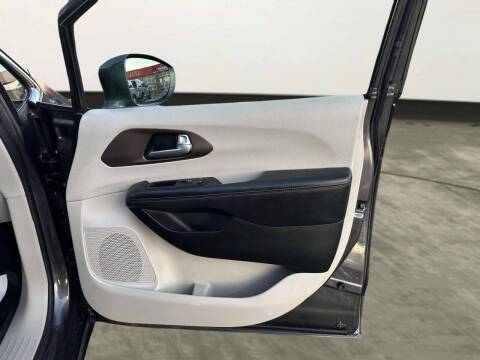 2018 Chrysler Pacifica Touring L Plus