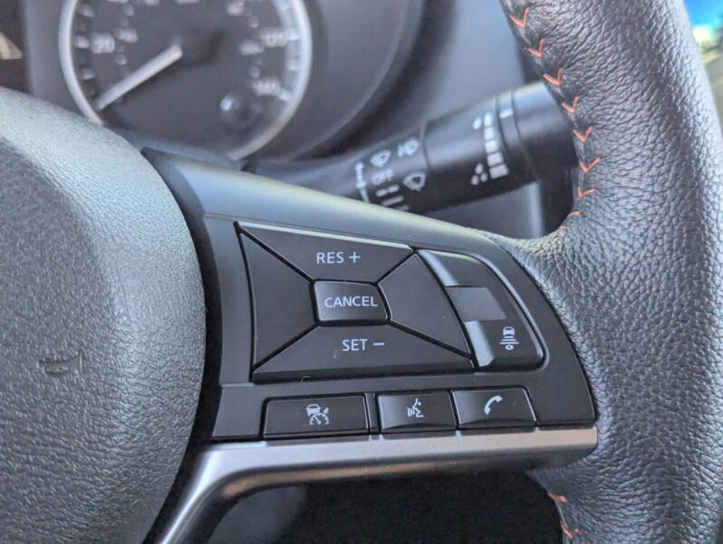 2025 Nissan Versa SR