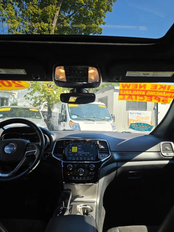 2020 Jeep Grand Cherokee Laredo E