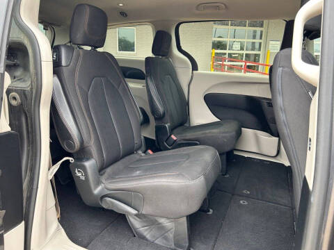 2017 Chrysler Pacifica Touring