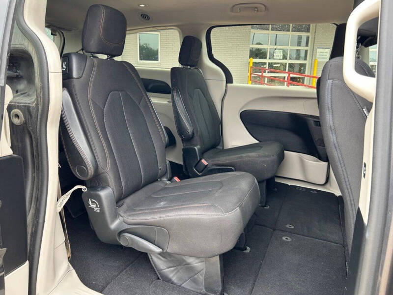 2017 Chrysler Pacifica Touring