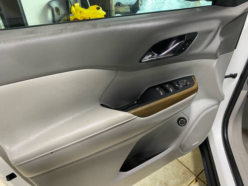 2017 GMC Acadia SLE-2