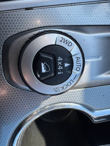 2017 Nissan Pathfinder SV