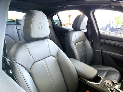 2022 Alfa Romeo Stelvio Sprint