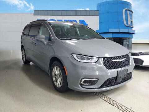 2022 Chrysler Pacifica Touring L