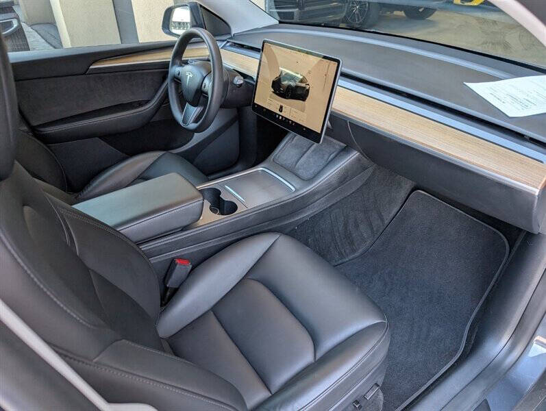 2023 Tesla Model Y Long Range