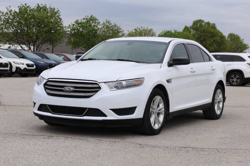 2017 Ford Taurus SE