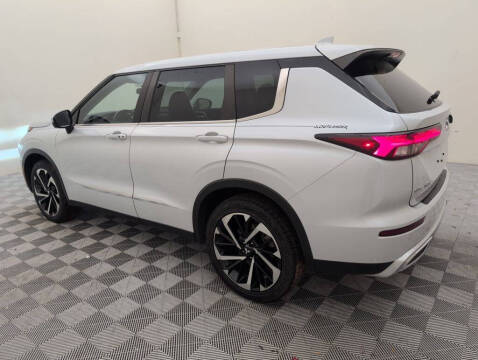 2022 Mitsubishi Outlander SE