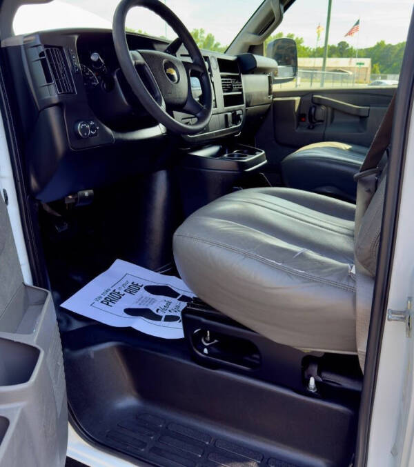 2017 Chevrolet Express 2500