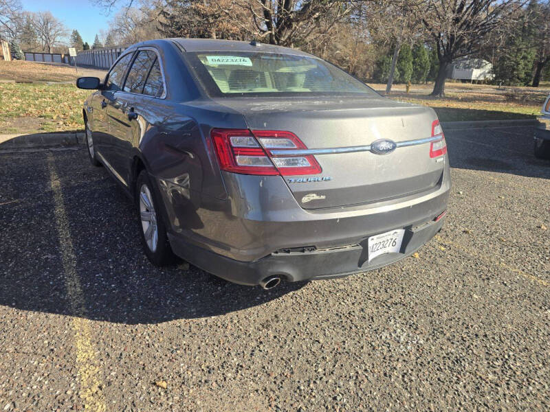 2014 Ford Taurus SE