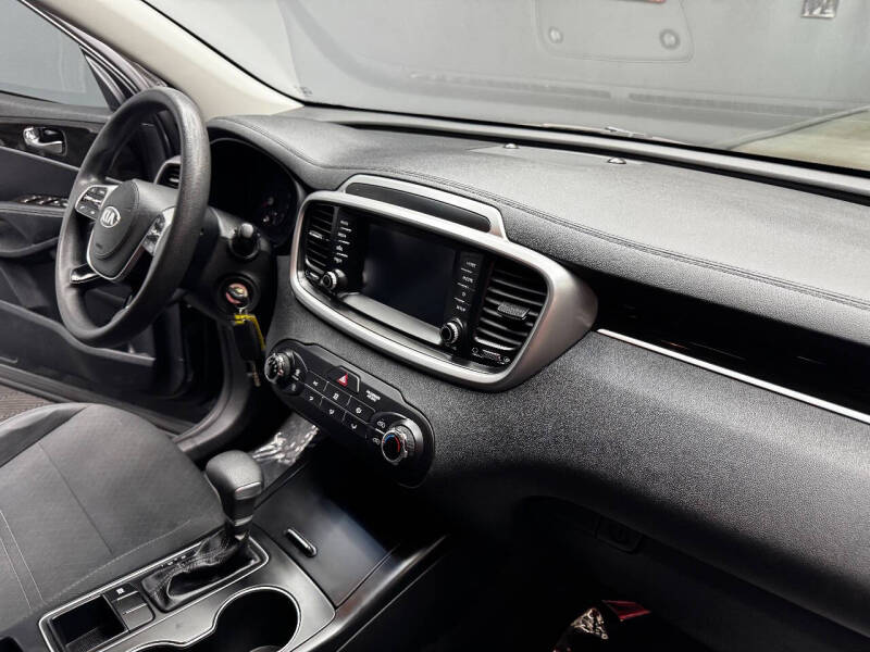 2020 Kia Sorento LX V6