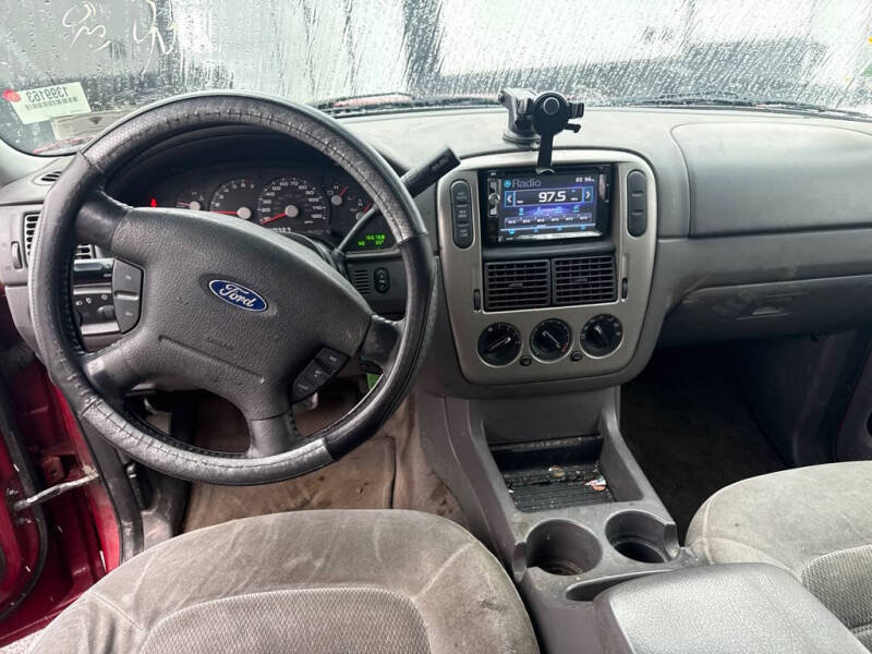 2004 Ford Explorer XLT