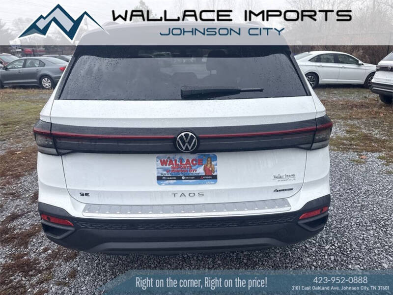 2026 Volkswagen Taos SE Black 4Motion