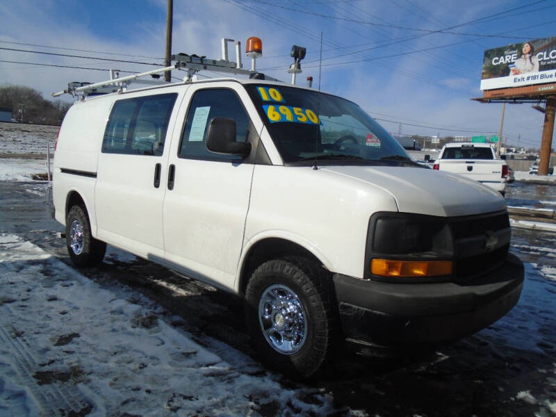 2010 Chevrolet Express Cargo Work Van's photo