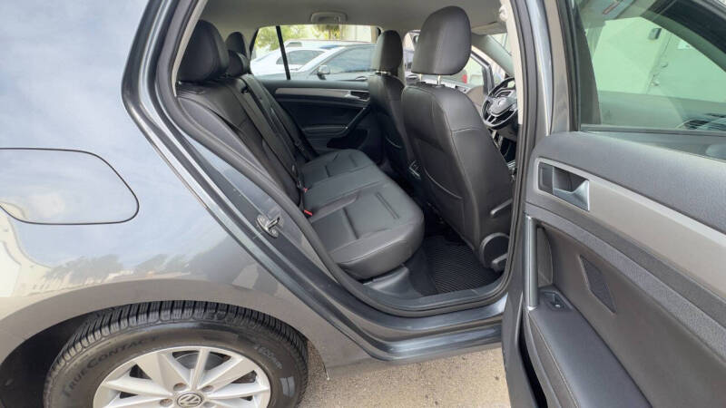 2015 Volkswagen Golf TSI SE