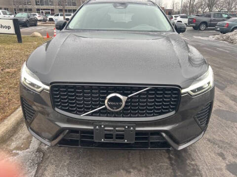 2025 Volvo XC60 B5 Plus Dark Theme