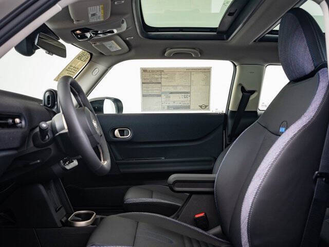 2025 MINI Hardtop 2 Door Cooper Signature Trim