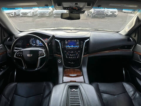 2018 Cadillac Escalade Luxury