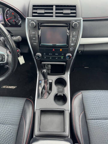 2015 Toyota Camry SE