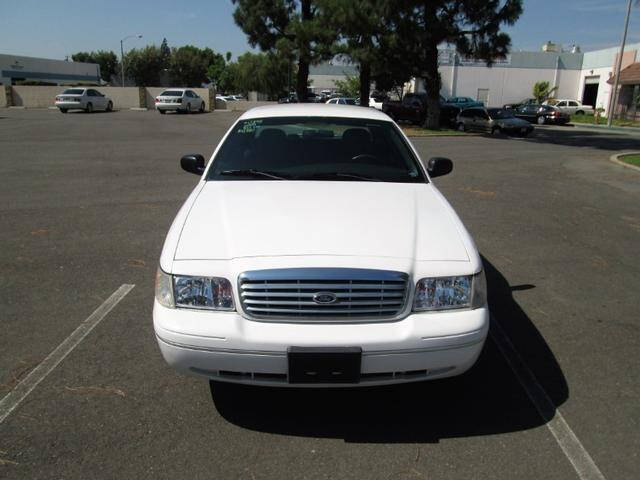 2003 Ford Crown Victoria's photo