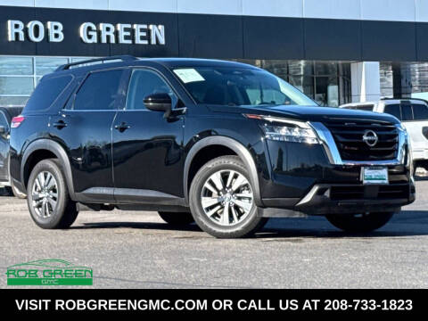 2022 Nissan Pathfinder SV