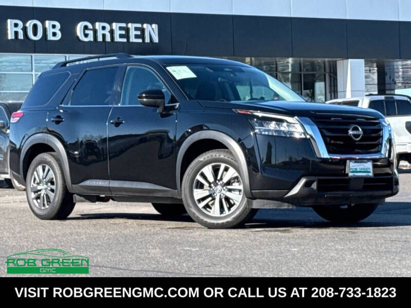 2022 Nissan Pathfinder SV