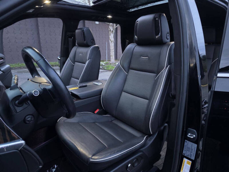 2023 Cadillac Escalade Premium Luxury