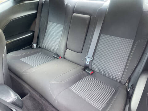 2015 Dodge Challenger SXT